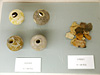 須恵器壷　9〜10世紀灯明皿片　9〜10世紀