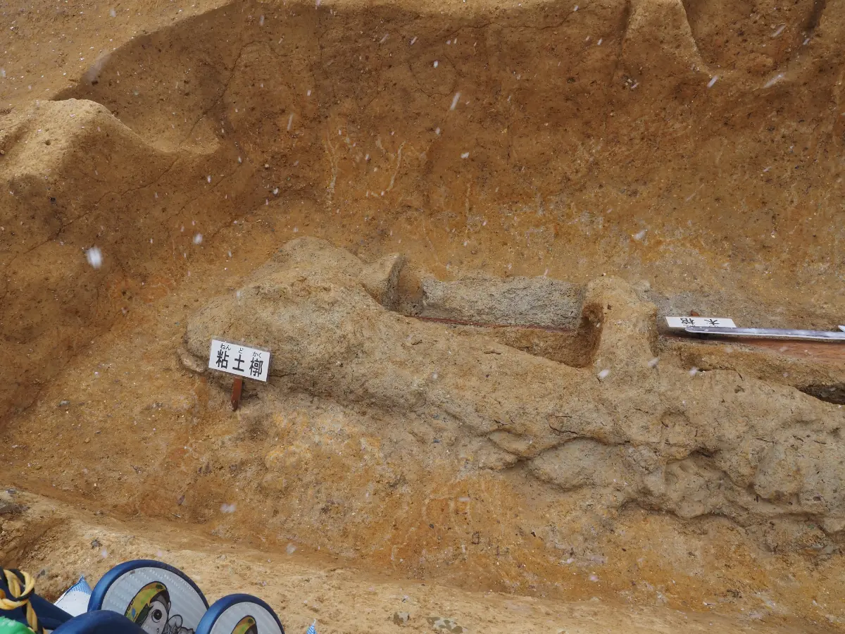 F発掘区　粘土槨　北東から